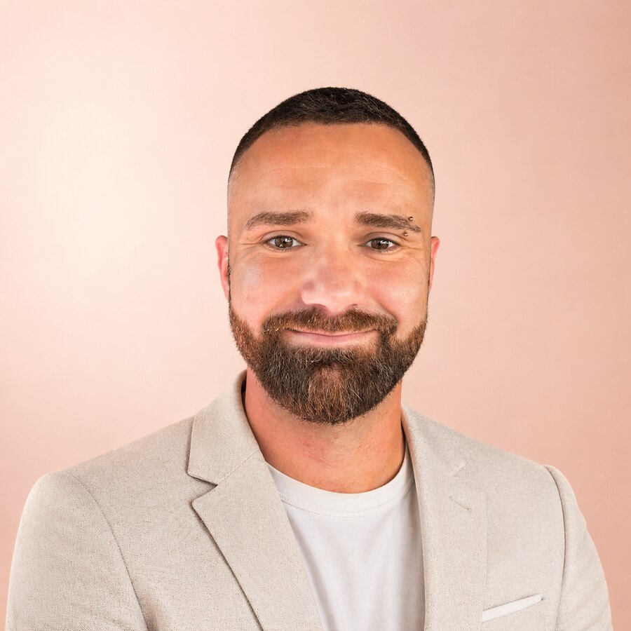 Matthias Schramm, Inhaber von Duftmoment und persönlicher Duftberater